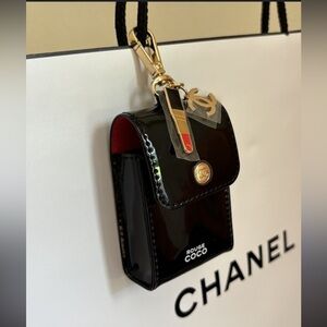 Black Patent Rouge Coco Pouch